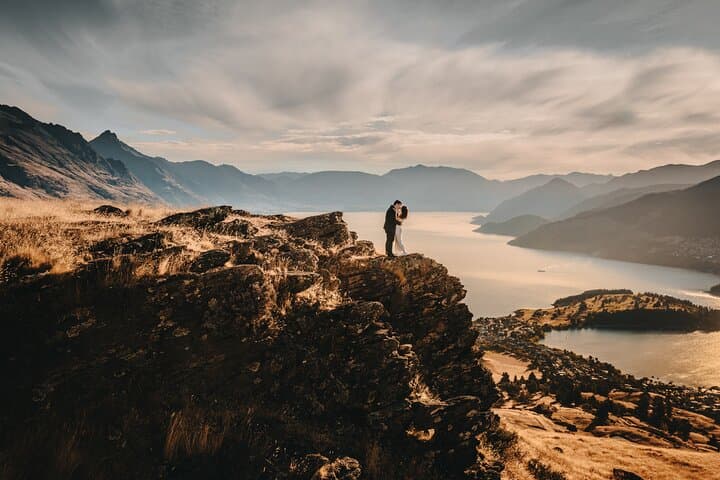 Private Couples Photo Shoot in Queenstown — Golden-Hour Portraits by Lake Wakatipu photo 2