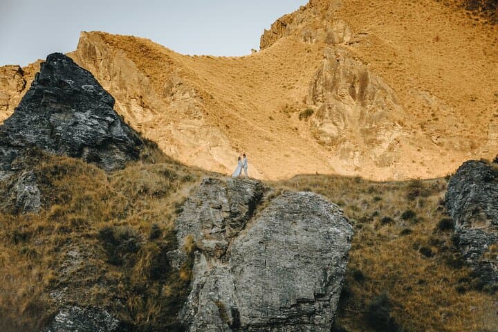 Private Couples Photo Shoot in Queenstown — Golden-Hour Portraits by Lake Wakatipu photo 3