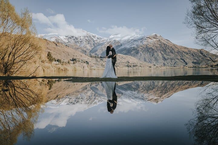 Private Couples Photo Shoot in Queenstown — Golden-Hour Portraits by Lake Wakatipu photo 4