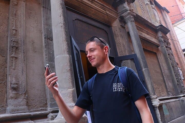Secrets of Bologna: Self-Guided City Exploration Game in Piazza Maggiore photo 4