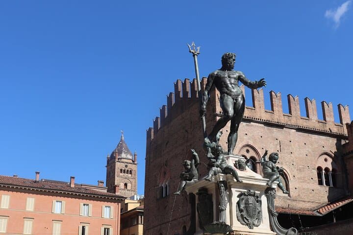 Secrets of Bologna: Self-Guided City Exploration Game in Piazza Maggiore photo 6