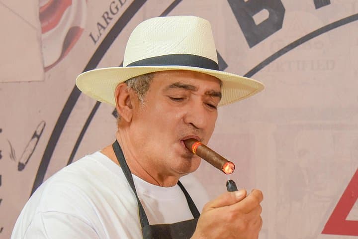 Cigar and Coffee Tasting in Puerto Plata — Dominican Coffee & Cremo Cigars Experience photo 2