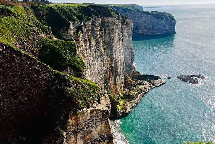 Etretat Day Trip from Paris: Winter Cliff Walk & Cozy Picnic photo 4