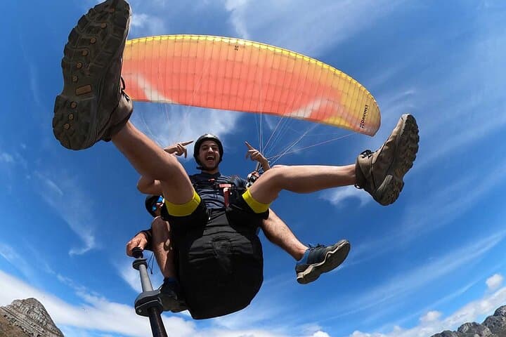 Paragliding Signal Hill: Tandem Flights Over Table Mountain & Atlantic Views