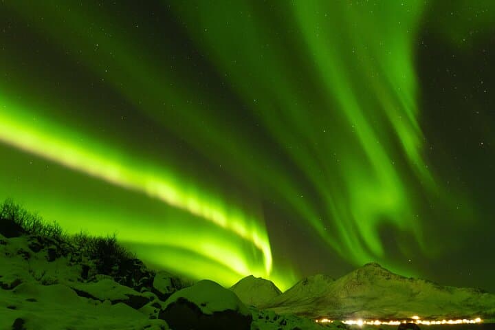 Tromsø Northern Lights Minibus Chase: Small-Group Guided Aurora Tour photo 5