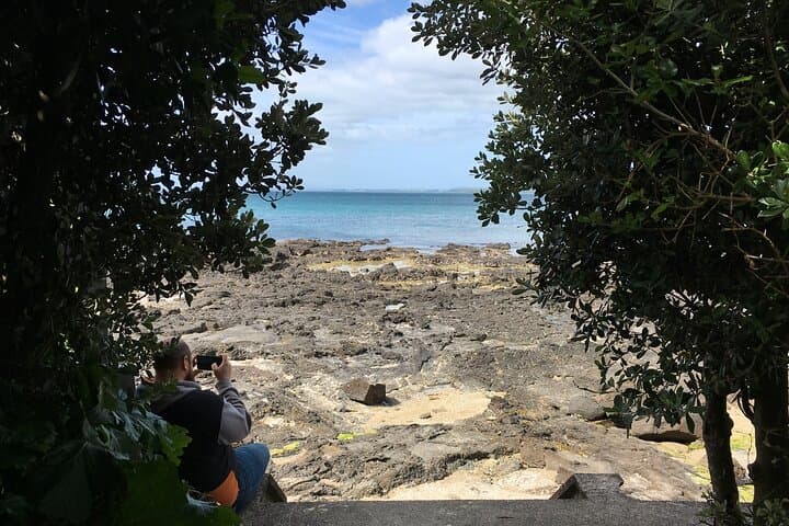 Devonport Volcanoes Afternoon Tour: Walk North Head, Lake Pupuke & Takapuna’s Lava Coast photo 4