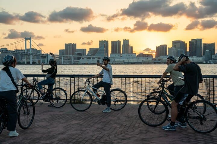 Explore Tokyo by E-Bike: Private 3-Hour Highlights Tour photo 4