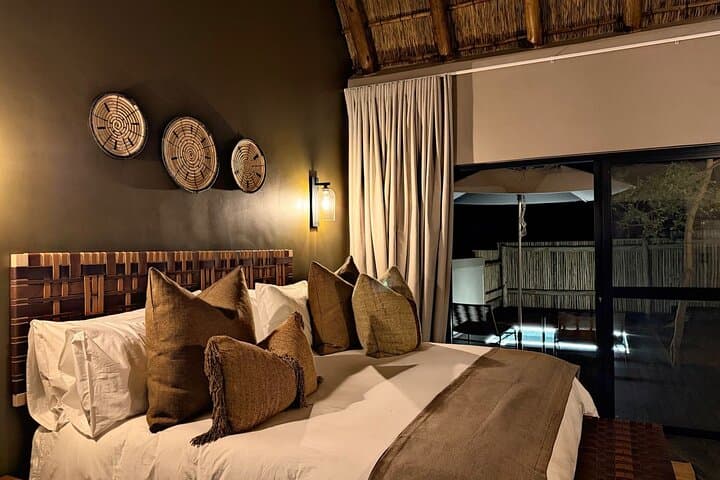 5-Day Luxury Ivory Moon Lodge Safari from Hoedspruit — Kruger Big 5 Experience photo 1