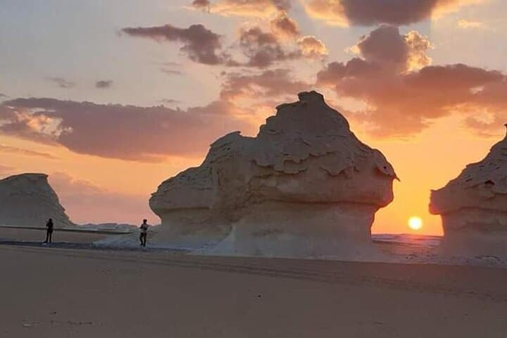 White and Black Desert Safari: 2-Day Camping Adventure in Egypt's White Desert photo 3