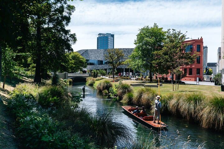 Discover Christchurch: Shore Excursion & Avon River Punting