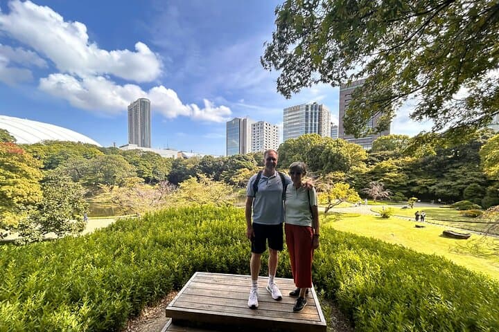Tokyo Gardens E-Bike Tour with Pro Gardener — Half-Day Tailored Ride photo 5