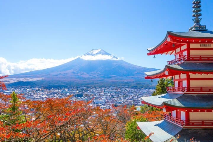 Mount Fuji Day Trip: Chureito Pagoda, Oshino Hakkai & Gotemba Outlets photo 2