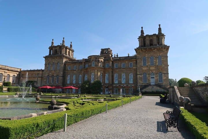Private Day Transfer to Avebury Stone Circles & Blenheim Palace from Southampton