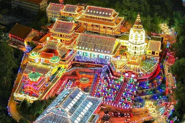 Penang Private Tour: Hill, Temple & Heritage Highlights