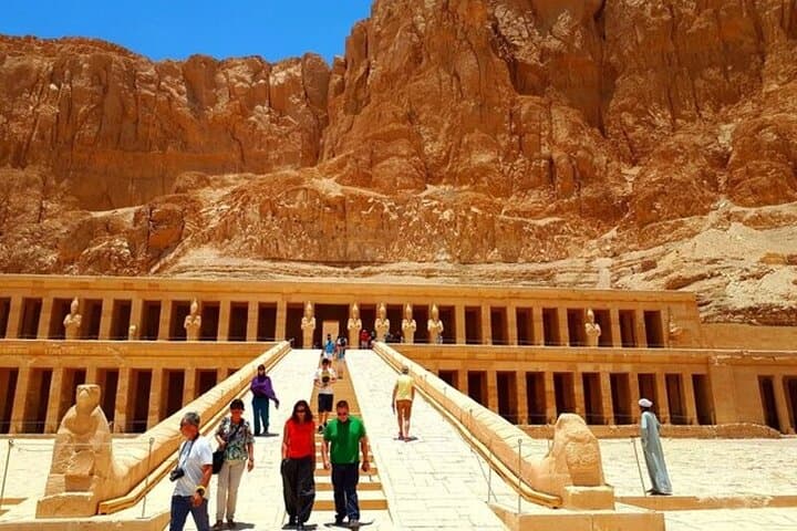 luxor-2-day-private-tour-5-star-stay-egyptologist-guide photo 3
