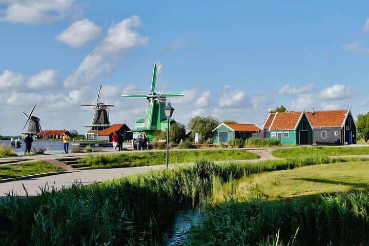 Private Day Trip from Rotterdam: Delft, Kinderdijk & Giethoorn Highlights