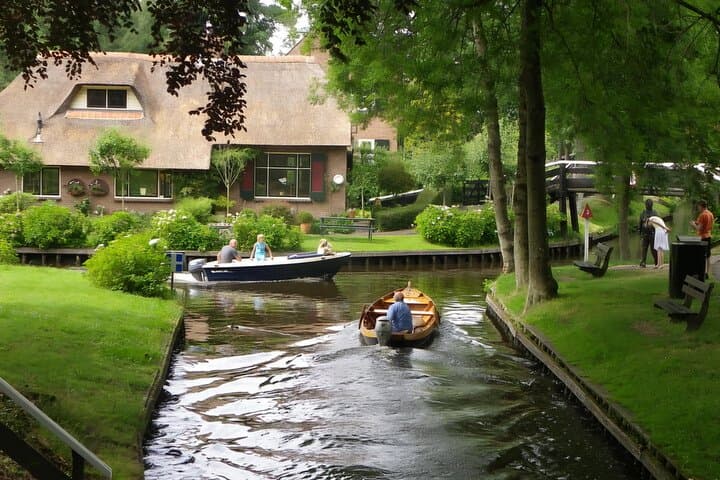 Private Day Trip from Rotterdam: Delft, Kinderdijk & Giethoorn Highlights photo 5