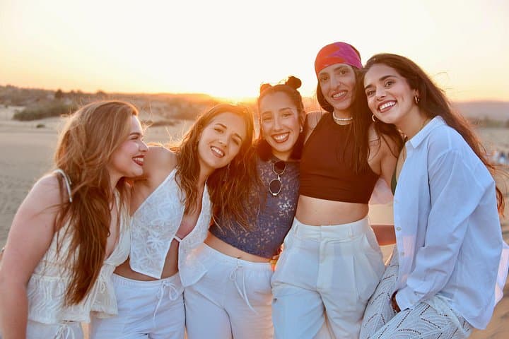 Maspalomas Dunes Photoshoot: 90-Minute Session with Local Female Photographer photo 4