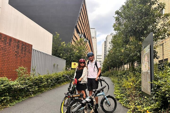 Tokyo Tailored Gardens E-Bike Tour with Pro Gardener
