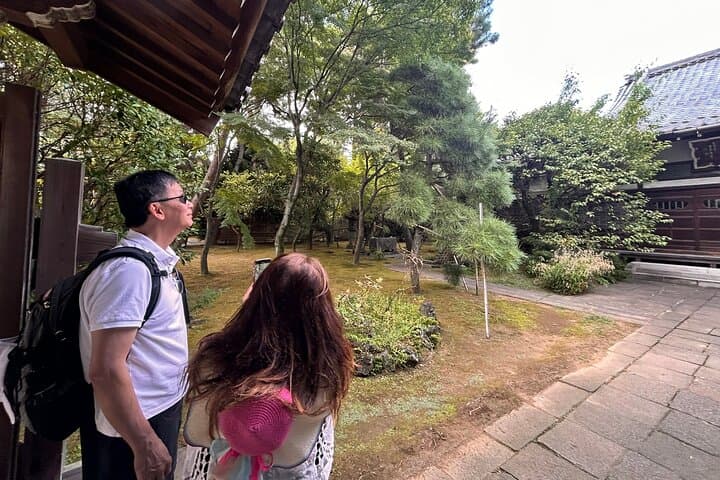 Tokyo Tailored Gardens E-Bike Tour with Pro Gardener photo 6
