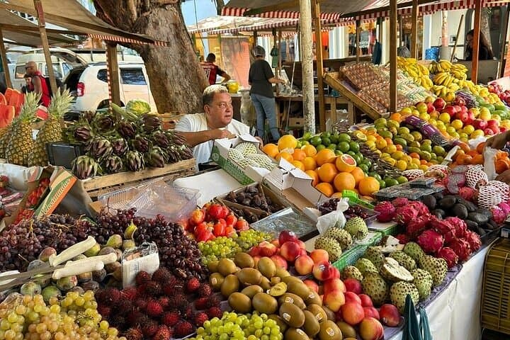 San José Tropical Fruit Tasting: A Guided Market Experience photo 6