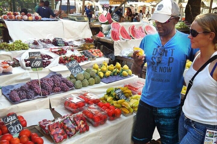 San José Tropical Fruit Tasting: A Guided Market Experience photo 5