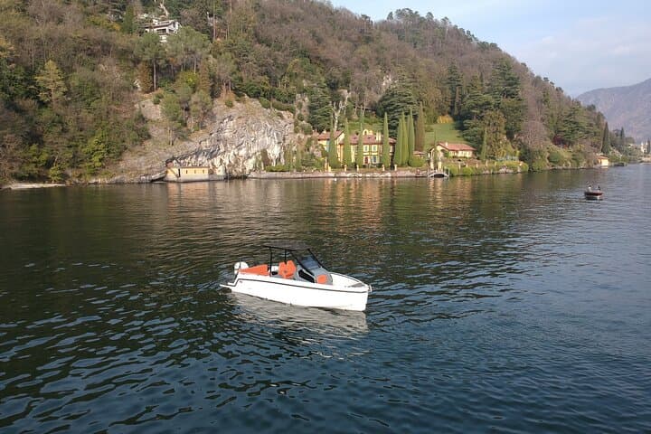 Lake Como Highlights: Shared 4.5-Hour Boat Tour to Bellagio and Varenna