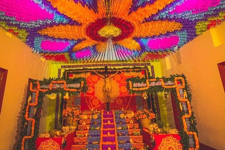 Dia de Muertos Downtown: Ghosts, Altars, and Secrets of Mexico City photo 2