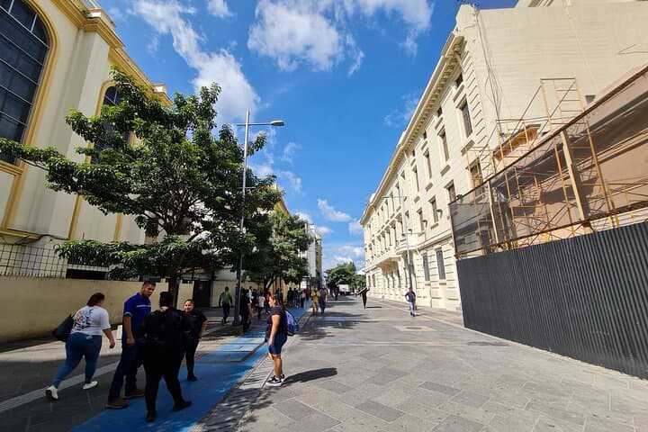 San Salvador Historic Center Walking Tour — Parque Cuscatlán to Cathedral photo 3