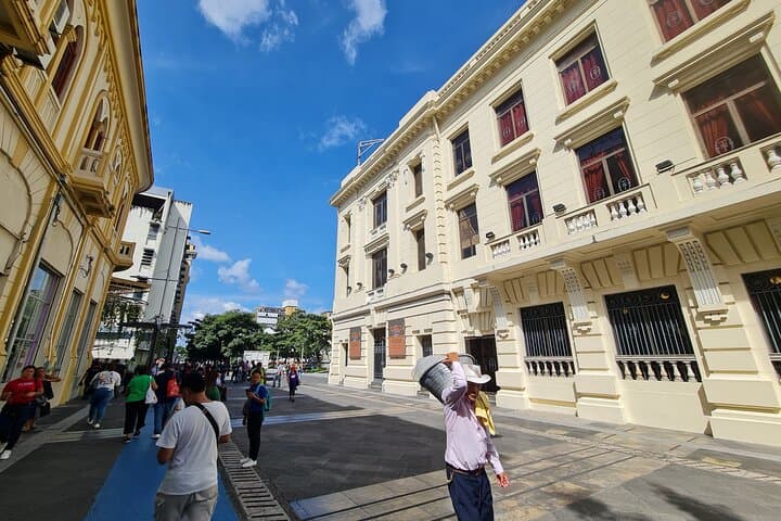 San Salvador Historic Center Walking Tour — Parque Cuscatlán to Cathedral photo 4
