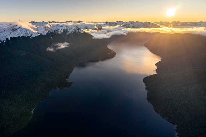 Milford Sound to Te Anau Helicopter Transfer: Fiordland Scenic Flight Over the Milford Track
