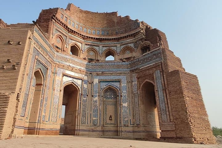 Five-Day Cultural Journey Through South Punjab: Multan, Bahawalpur & the Cholistan Desert photo 3
