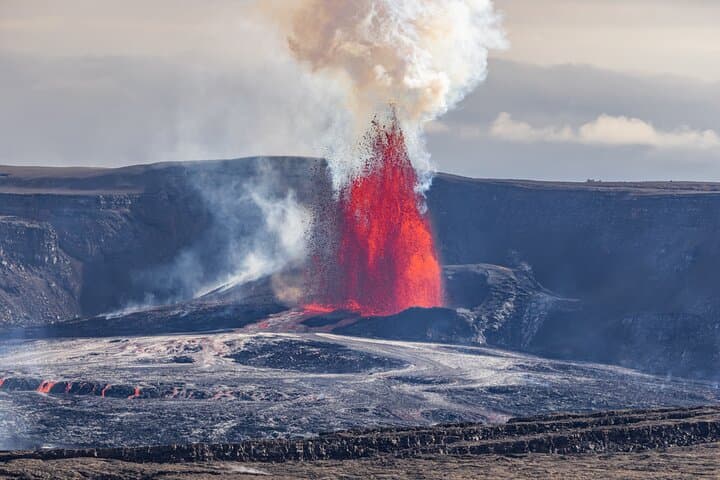 Explore Big Island’s Volcanoes and Waterfalls: A Private All-Inclusive Adventure