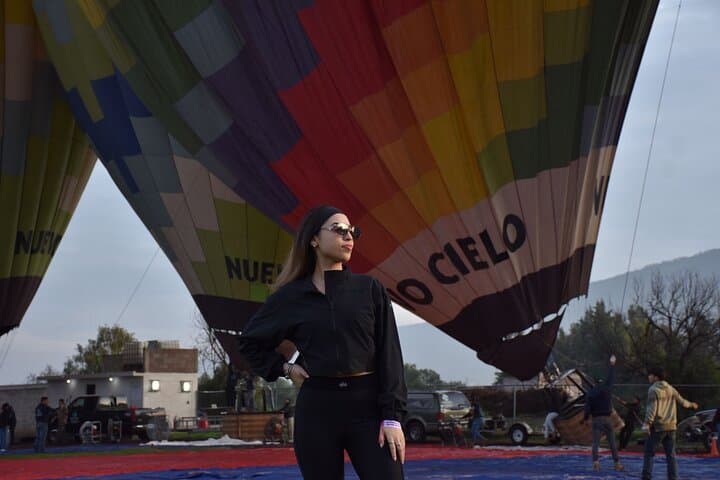 Dawn Balloon Flight Over Teotihuacan with Cave Breakfast & Cultural Workshops photo 5