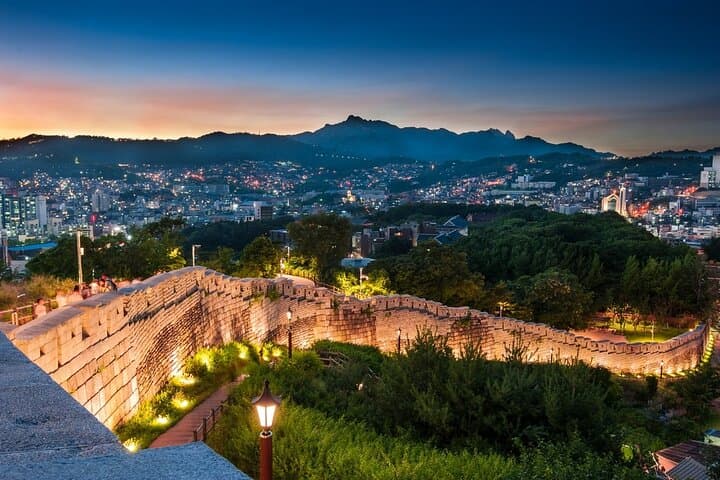 Seoul Nightscape Tour: Ikseon-dong Hanok Village to Bugak Sky Pavilion photo 6