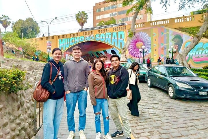 Miraflores & Barranco Bike Tour: Graffiti, Clifftops and a Cold Beer in Lima photo 2