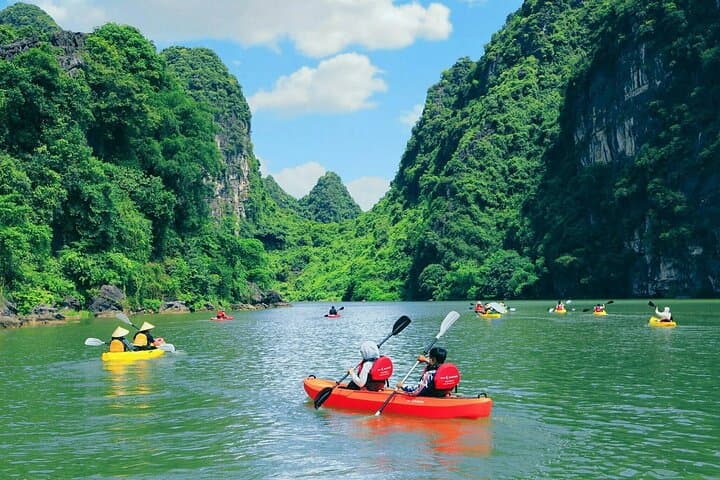 Ninh Binh Day Trip: Trang An Boat Ride, Hoa Lư & Mua Cave Panorama