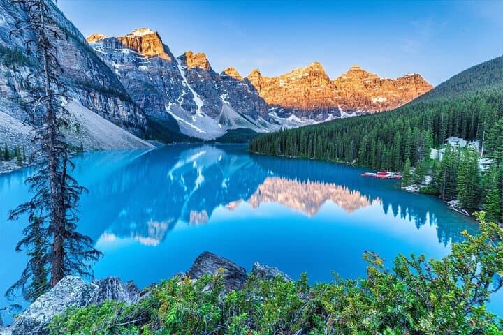 Sunrise at Moraine Lake and Lake Louise: Early-Access Canadian Rockies Tour photo 2