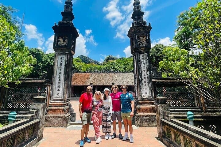 Ninh Binh Day Trip: Trang An Boat Ride, Hoa Lư & Mua Cave Panorama photo 4