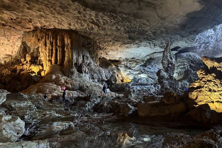 Halong Bay Full-Day Cruise: Kayak, Cave & Swim on a 5.5-Hour Boat Excursion photo 2