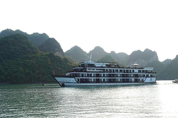 Lan Ha & Halong Bay 2D-1N Luxury Cruise from Hanoi (Rita Cruise) photo 1