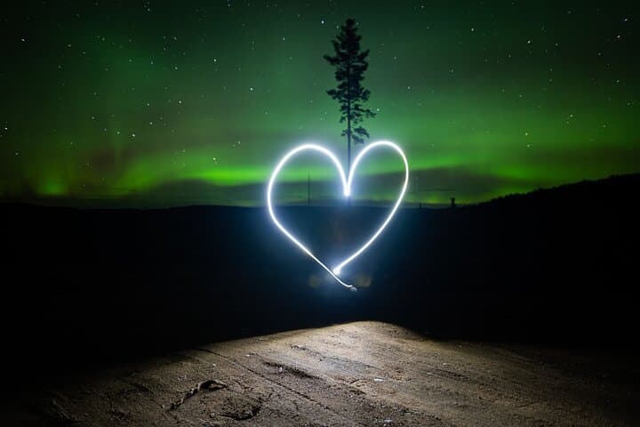 Rovaniemi Northern Lights Van Tour: Aurora Safari with Campfire photo 2