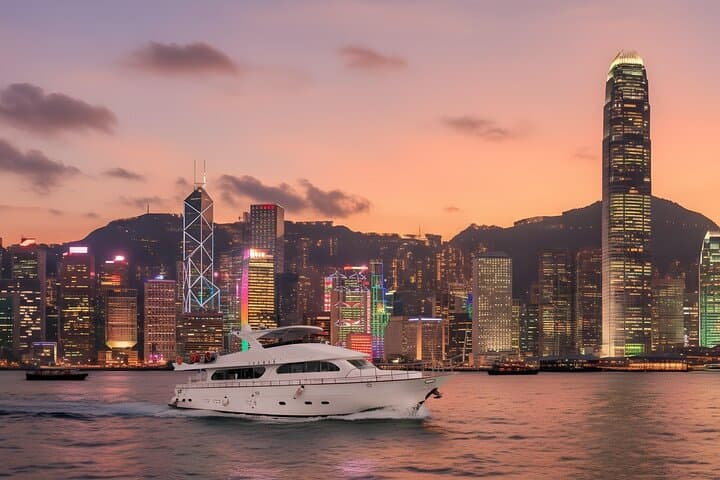 Star Chaser Victoria Harbour Night Cruise — Luxury Yacht & Symphony of Lights