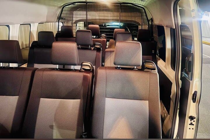Auckland Airport Transfer: Private Minivan Between AKL and City Hotels photo 4
