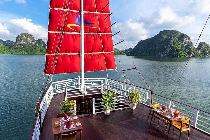 Bai Tu Long Bay Day Cruise: Luxury Sailing, Kayaking & Fishing Villages from Hanoi