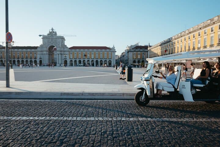 Lisbon Food & Wine Tuk-Tuk Tour — Alfama Bites & Tagus Views photo 2