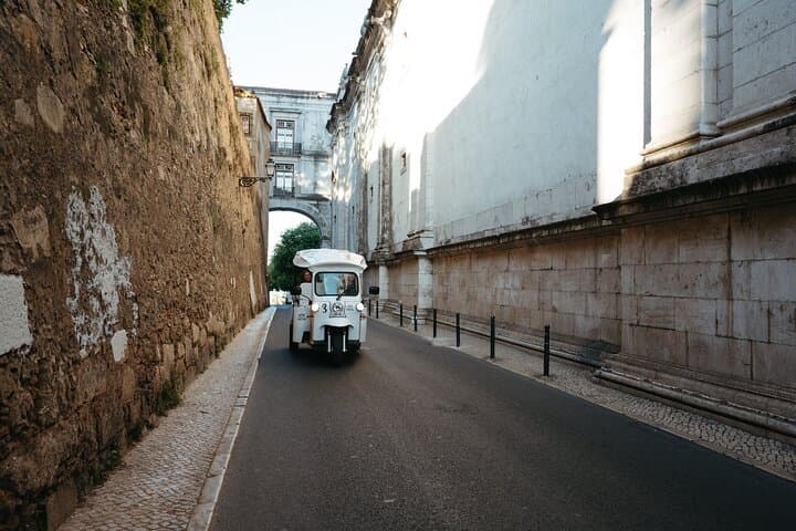 Lisbon Food & Wine Tuk-Tuk Tour — Alfama Bites & Tagus Views photo 6