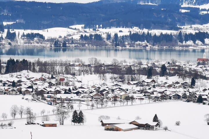 Private Neuschwanstein & Linderhof Day Trip from Munich — Royal Castles and Alpine Views photo 6