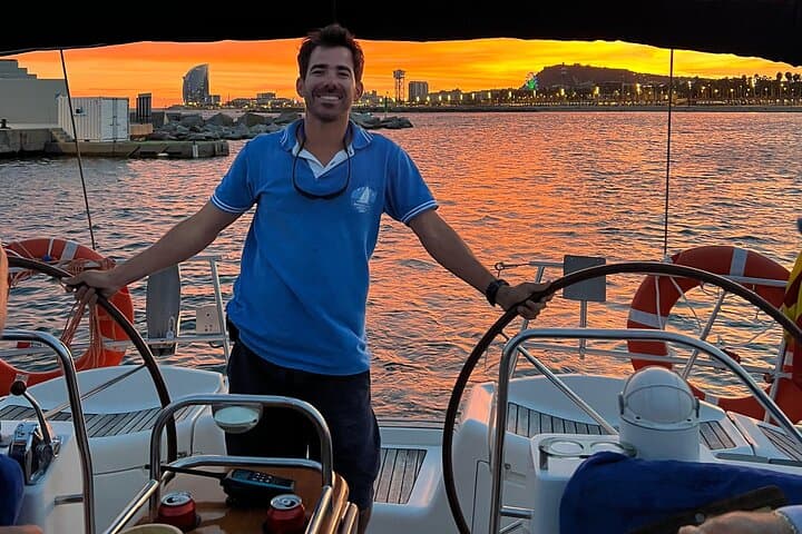 Private Barcelona Sunset Sail: Open Bar, Snacks & Skyline Views photo 3