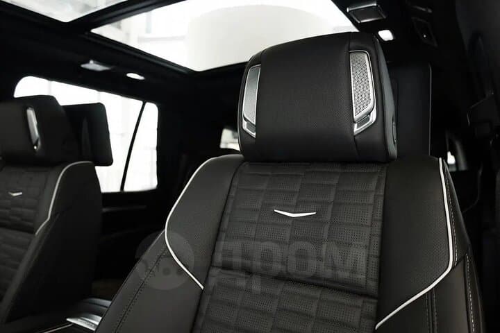Luxury airport arrival transfer in New York City: private SUV, sedan, minibus or limousine photo 3